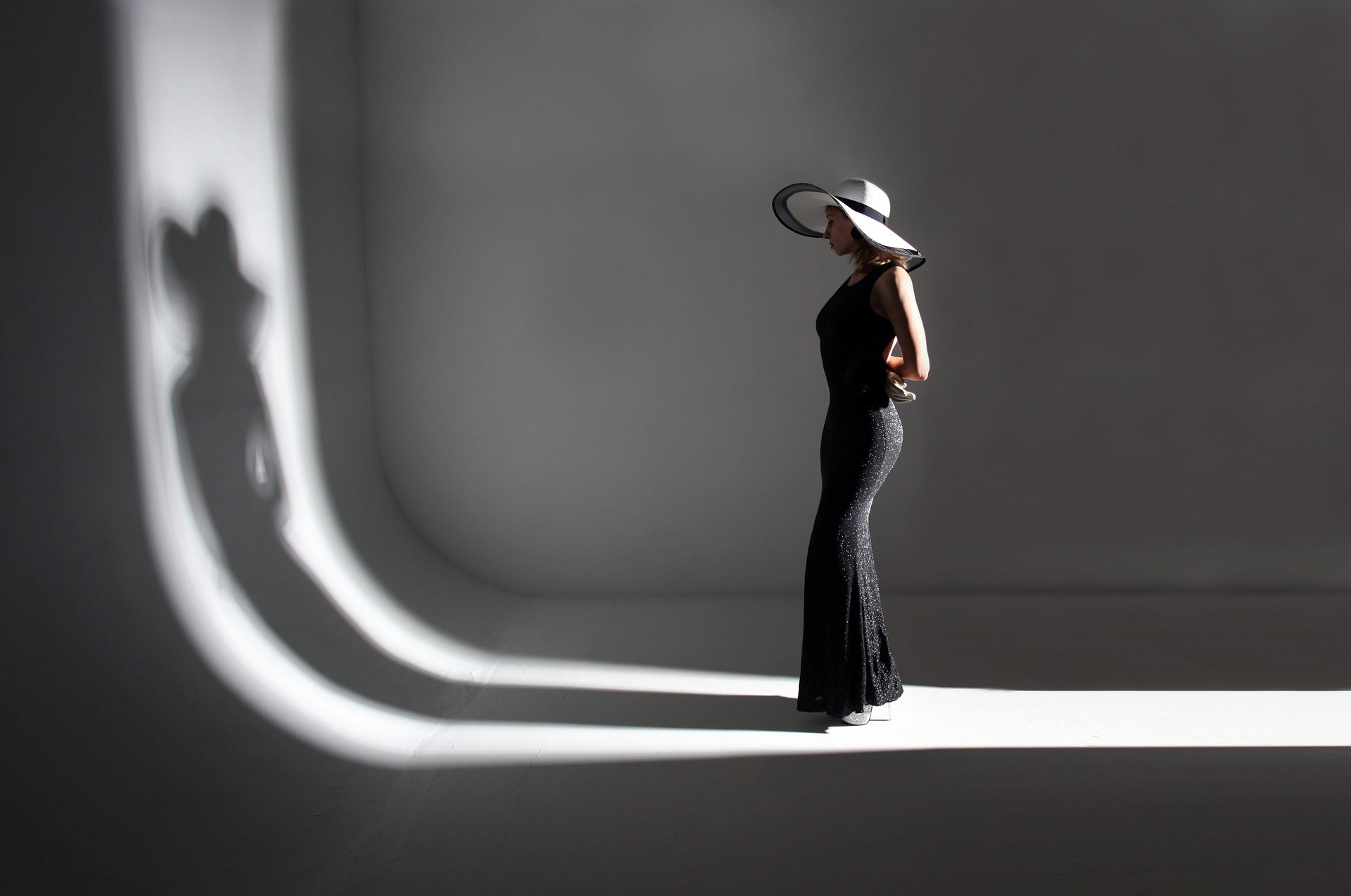 HATS & HEADWEAR