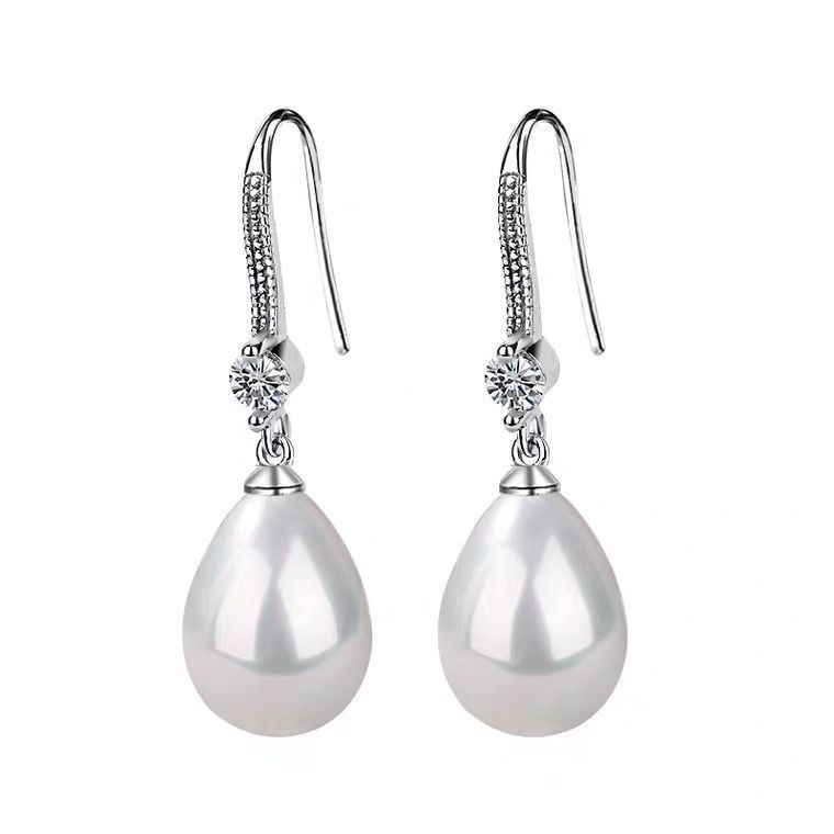 Fashion Women's Simple and Elegant Earrings