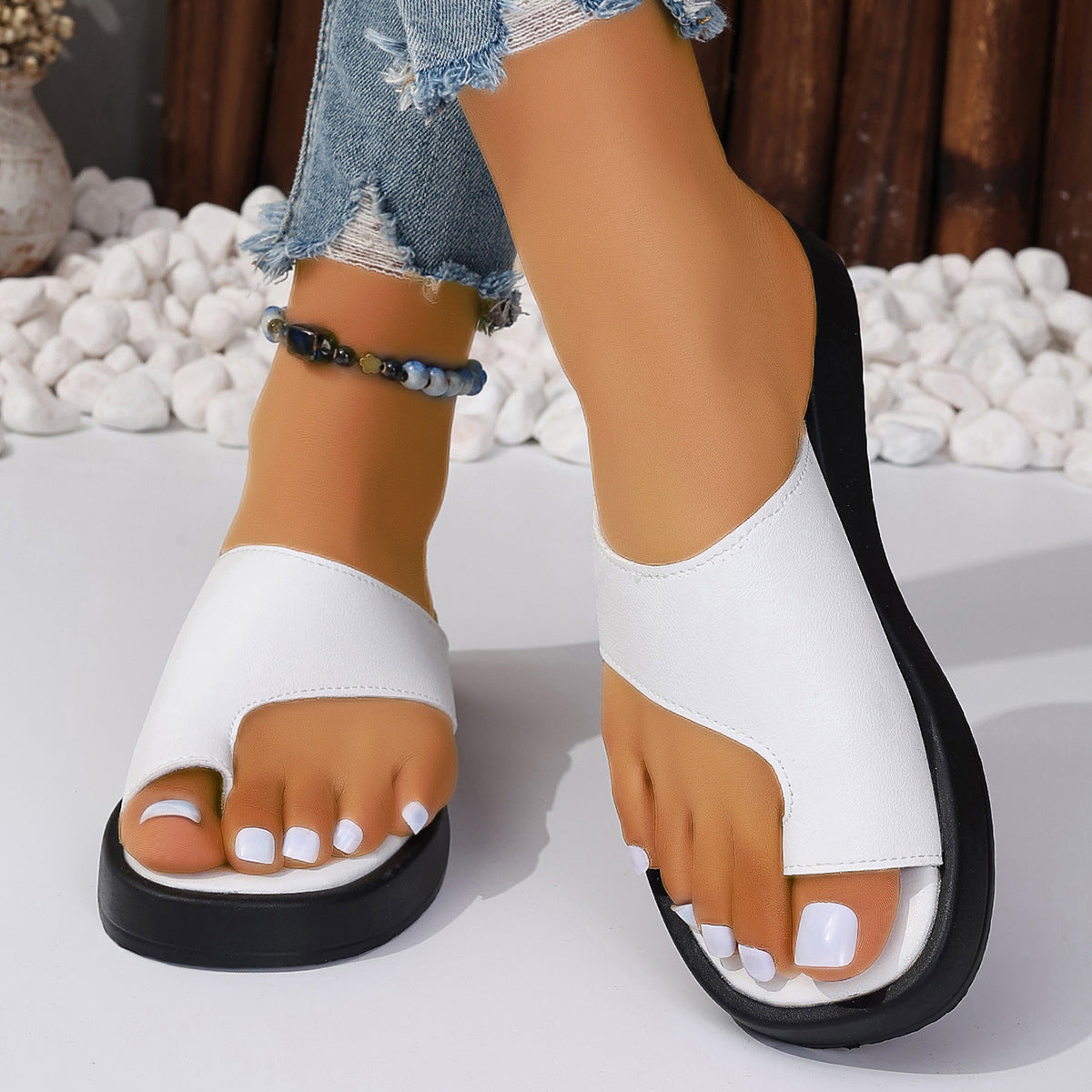 Thick-soled Clip Toe Flat Slippers