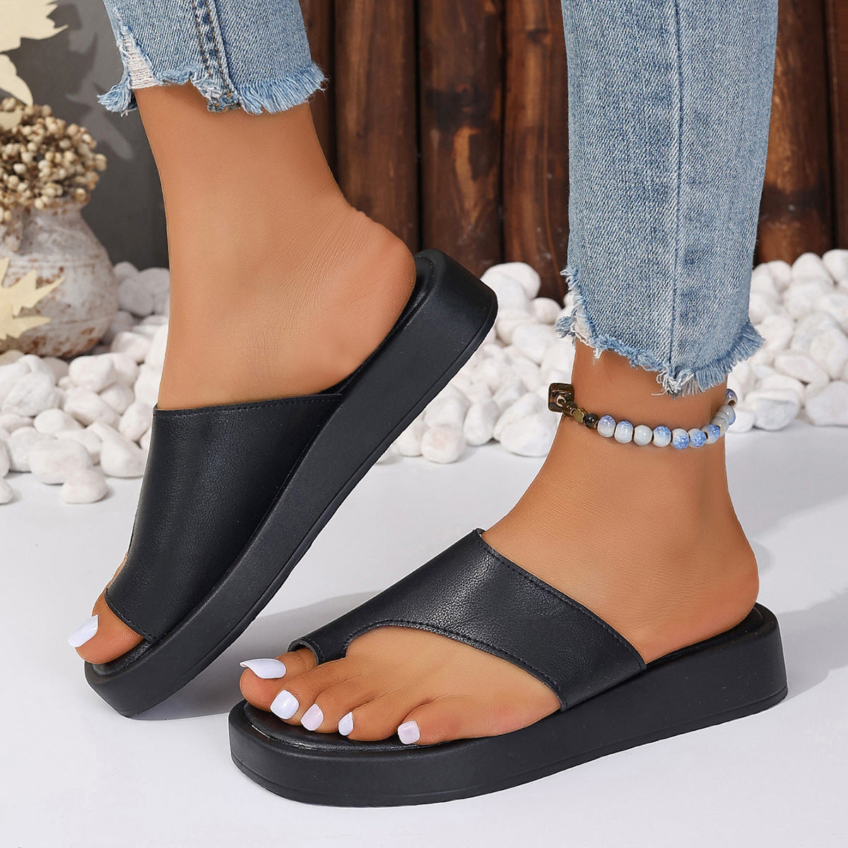 Thick-soled Clip Toe Flat Slippers