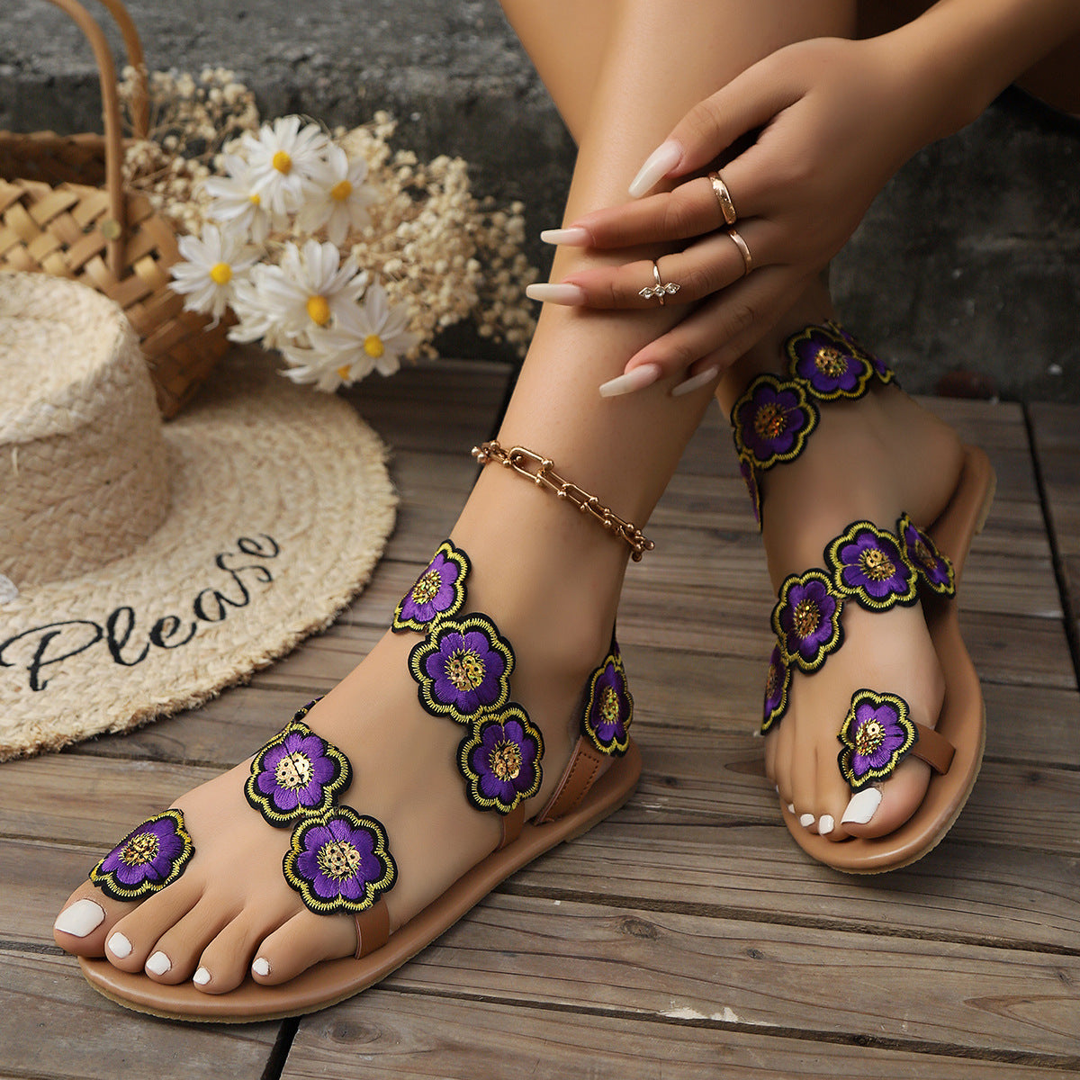 Ethnic Style Floral Flat Sandals