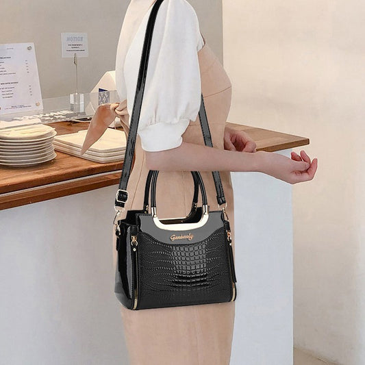 Fashionable Women's Elegant Messenger Bag